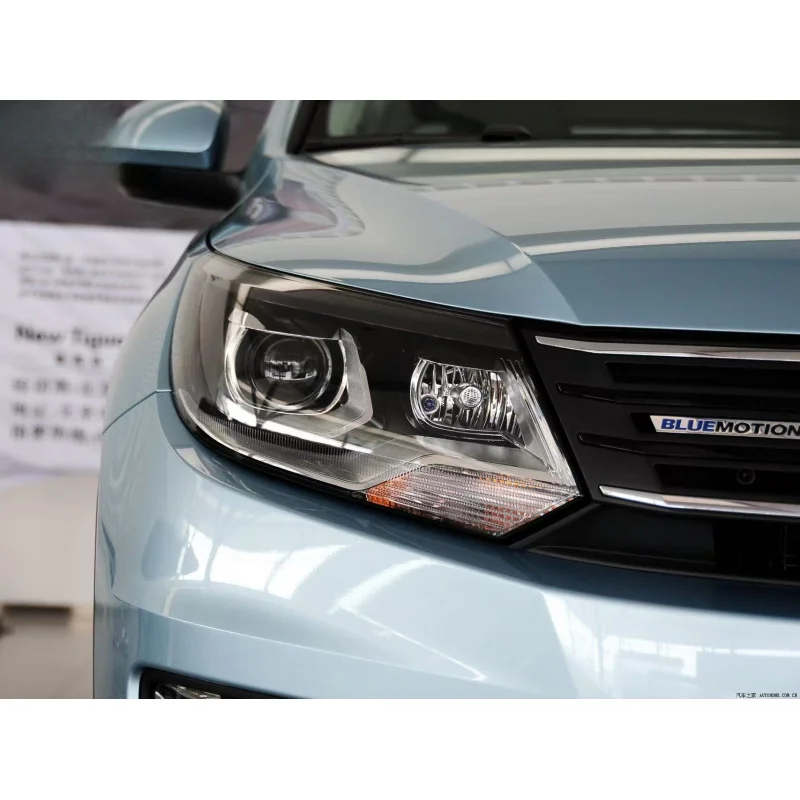 

Подходит для модификации фар Volkswagen Tiguan 2013-2016 годов в высококачественную европейскую версию с линзами LED Daytime Running Light (DRL) в стиле «слезинная капля».