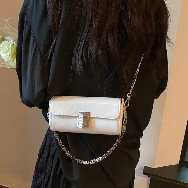 

Women's Tote Bag Made Of Premium Leather Boasting Casual Paris Commuter Vintage Daily Look​