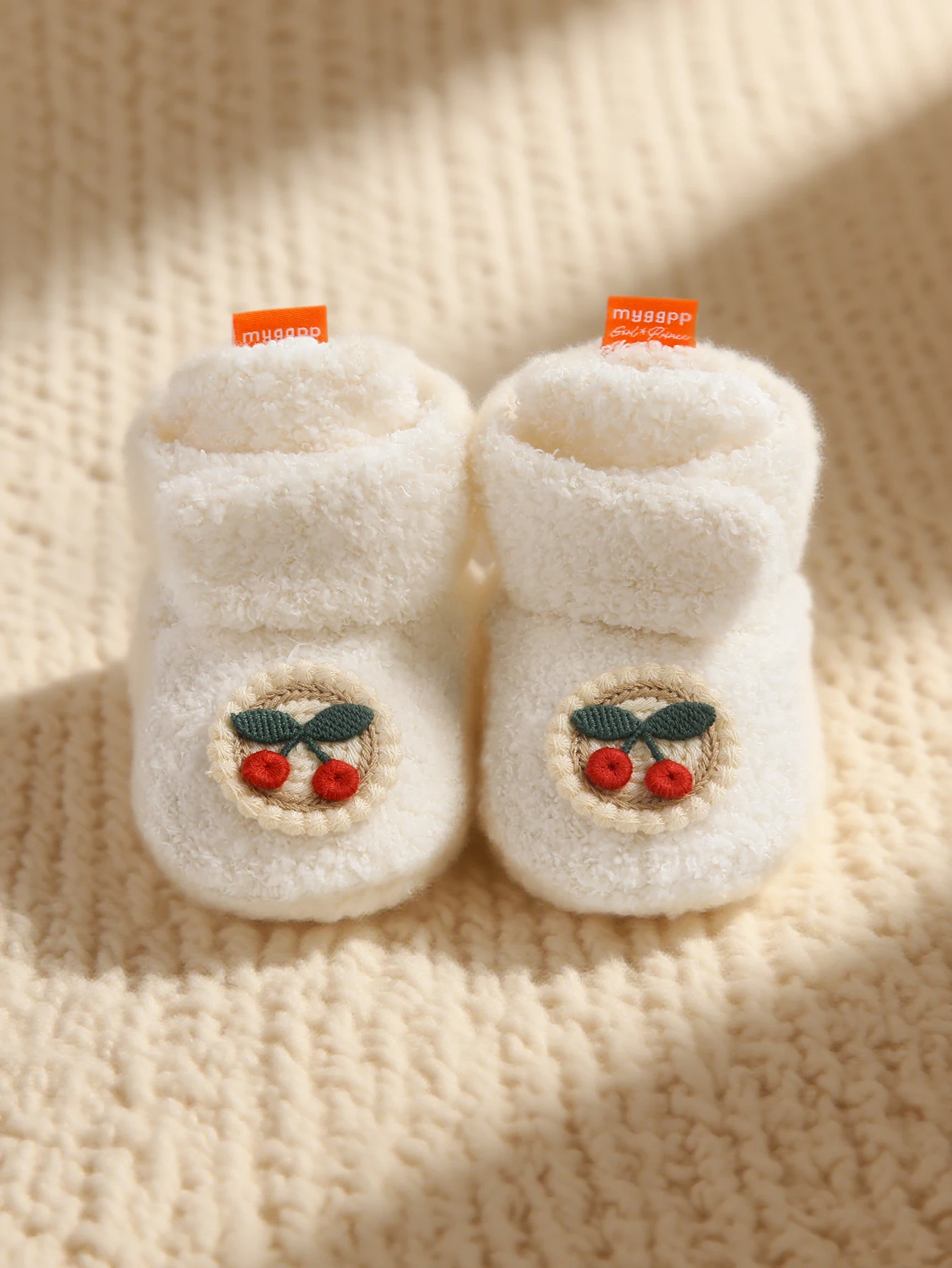 

Плюшевые зимние милые зимние сапоги вишневого цвета для маленьких мальчиков и девочек, теплая прогулочная детская обувь для начинающих, можно носить 0-18 месяцев