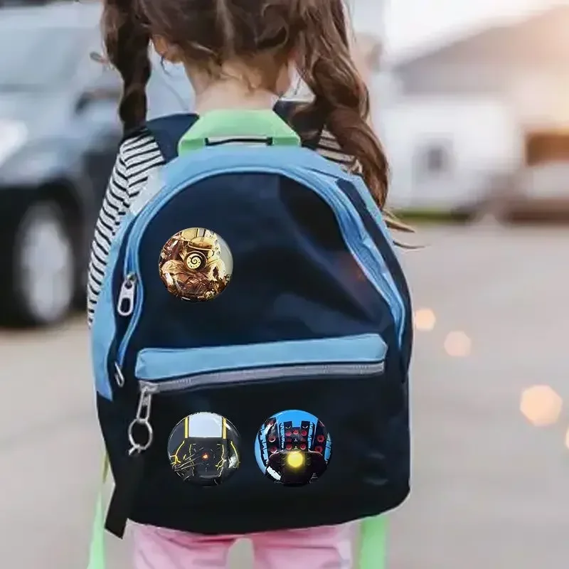 Skibidi المرحاض شارة أنيمي DIY المرحاض/المتكلم/ساعة/التلفزيون شخص طالب بداية موسم المدرسة المدرسية تزيين شارة كليب #4