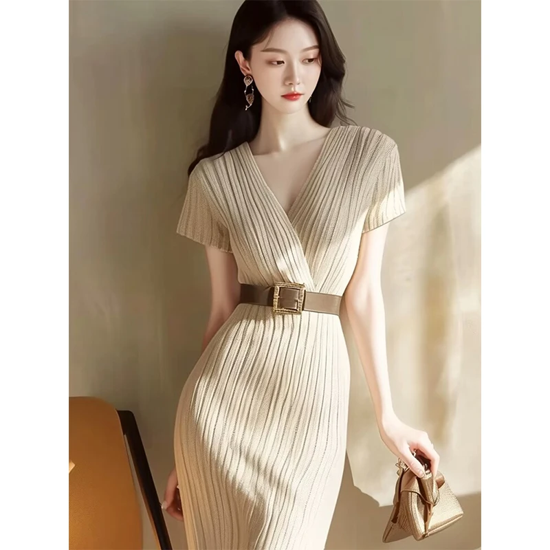 

Elegant Ladylike Summer Dress Slimming Waist Design Short Sleeve Long V-neck Gown for Women in Their Late Twenties