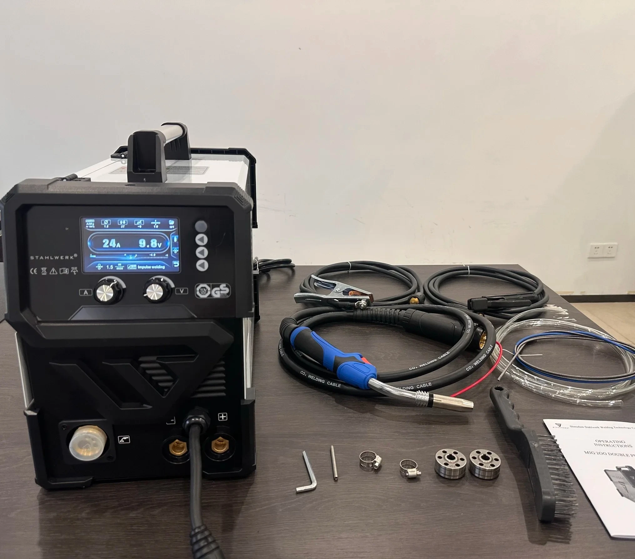 Portable MIG/TIG Double Pulse Gasless Welder 220V 4.5kW LCD Aluminum with 1 Year Warranty New STAHLWERK MIG200DP 200A 6-in-1