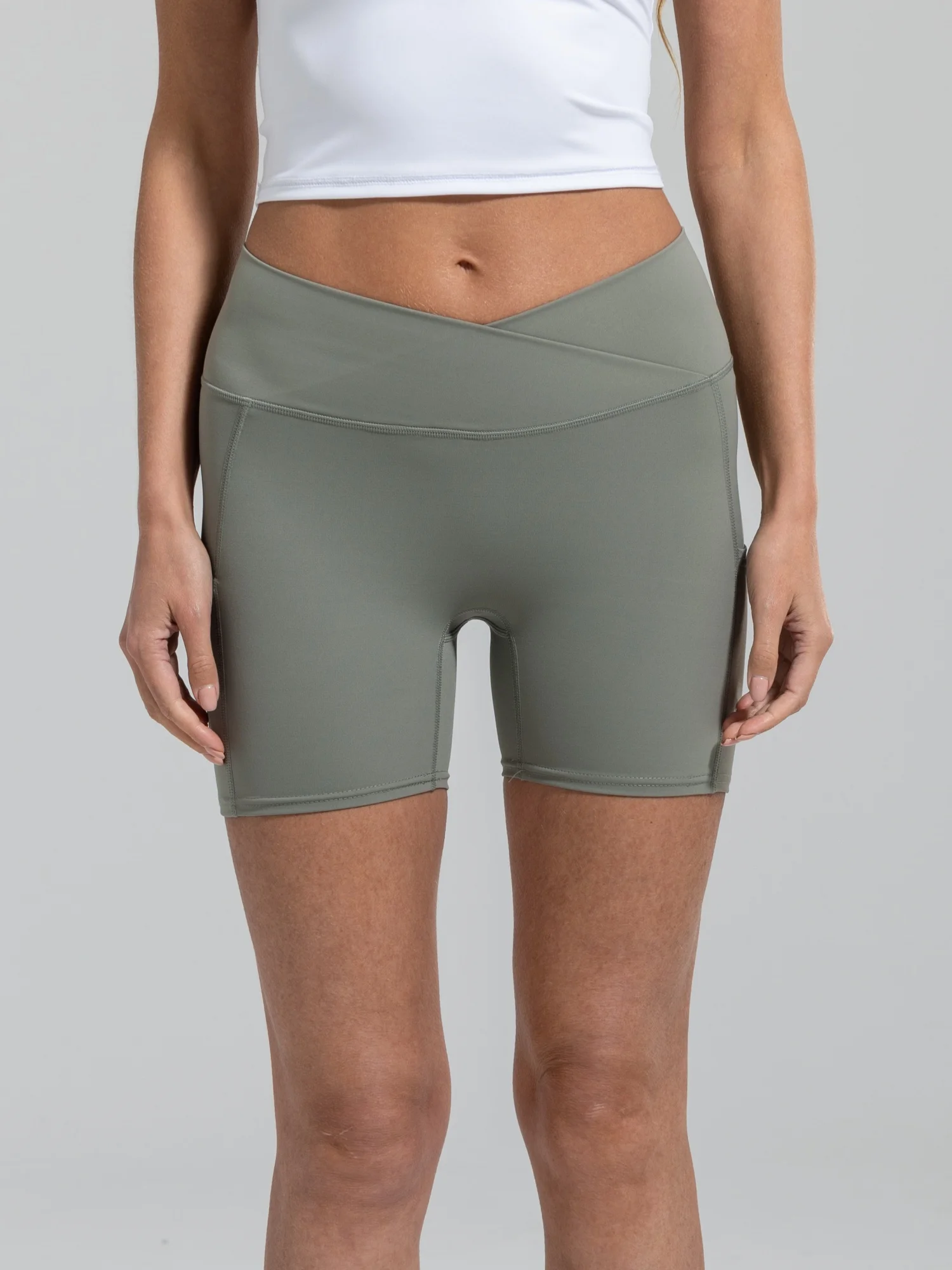 Women High Waist Yoga Sports Shorts Tight Fitting Elastic Cross Waist Hip Lifting Quick Drying Yoga Pants