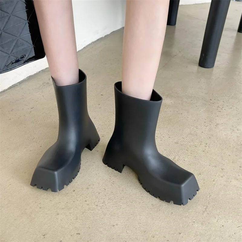 Luxury Women Boots Fashion Designer Boots Waterproof Non-slip Short Boot Square Toe Soft Leather Comfy Women Platform Rain Boots