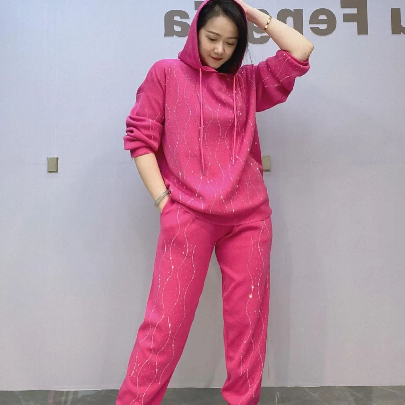 Повседневный блестящий вязаный комплект из двух предметов для женщин, свободная спортивная одежда больших размеров, модный длинный свек, хлопок, весенний сезон