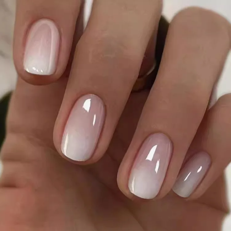 24 Stück ovale, kurze, rosa Nägel zum Aufdrücken, einfache Ombre-Frühlings-Kunstnägel für süße, freche, coole Frauen und Mädchen, abnehmbare, tragbare Nagelkunst