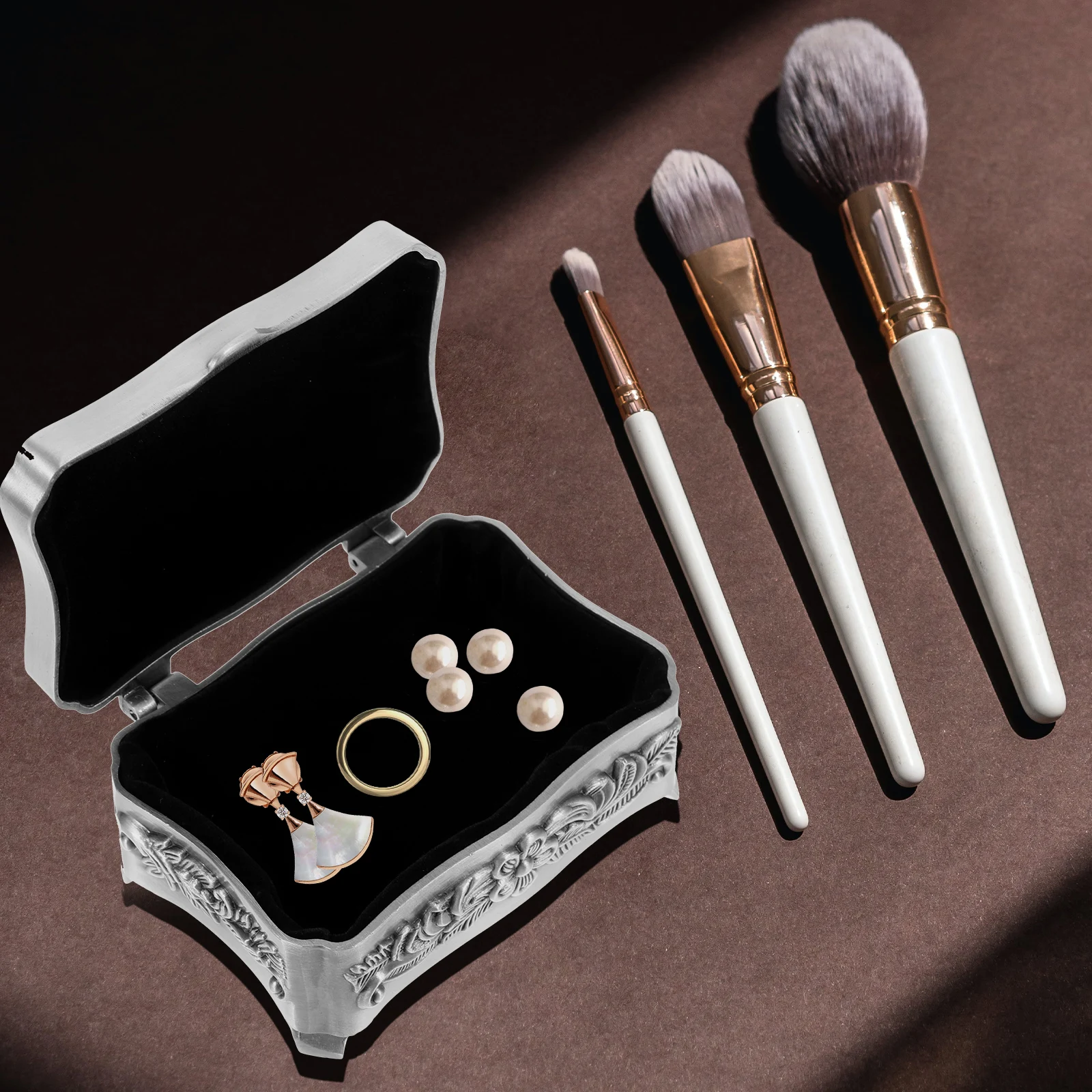 

Jewelry Box Vintage Style Zinc Alloy Compact Storage for Rings Earrings Necklaces Travel Organizer Desktop Decor Trinket Case