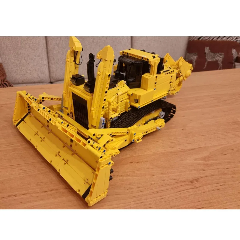 

MOC-85323 Строительный блок Гусеничный трактор Бульдозер Модель Орнамент 2240 шт. Детский день рождения, Рождество и Новый год, игрушка в подарок