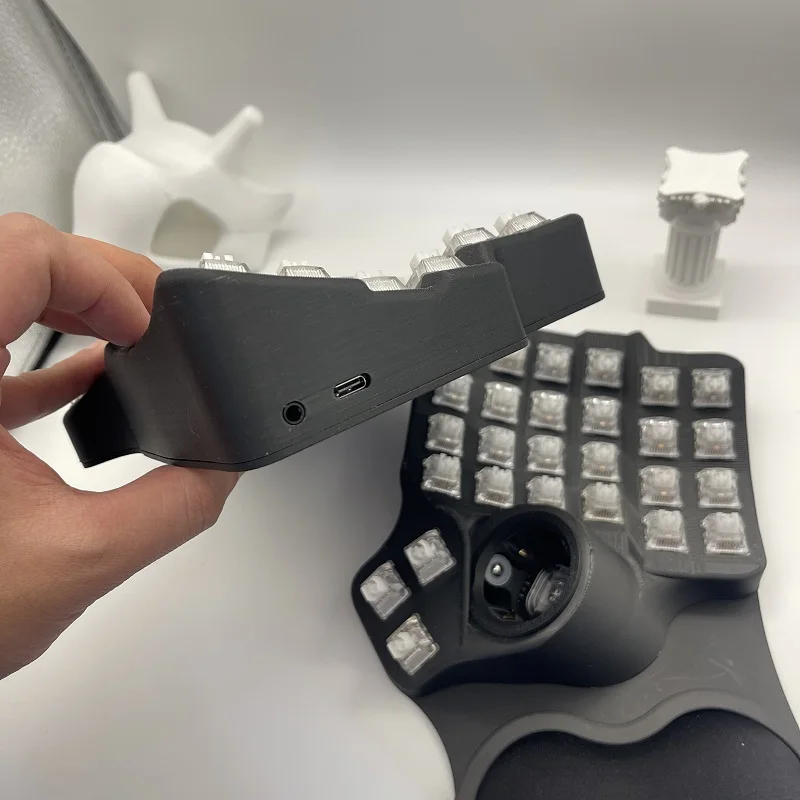 Charybdis split keyboard Kabel Single-mode RGB Welding Axis Trackball Terintegrasi Wrist Rest QMK Keyboard Mekanis Khusus