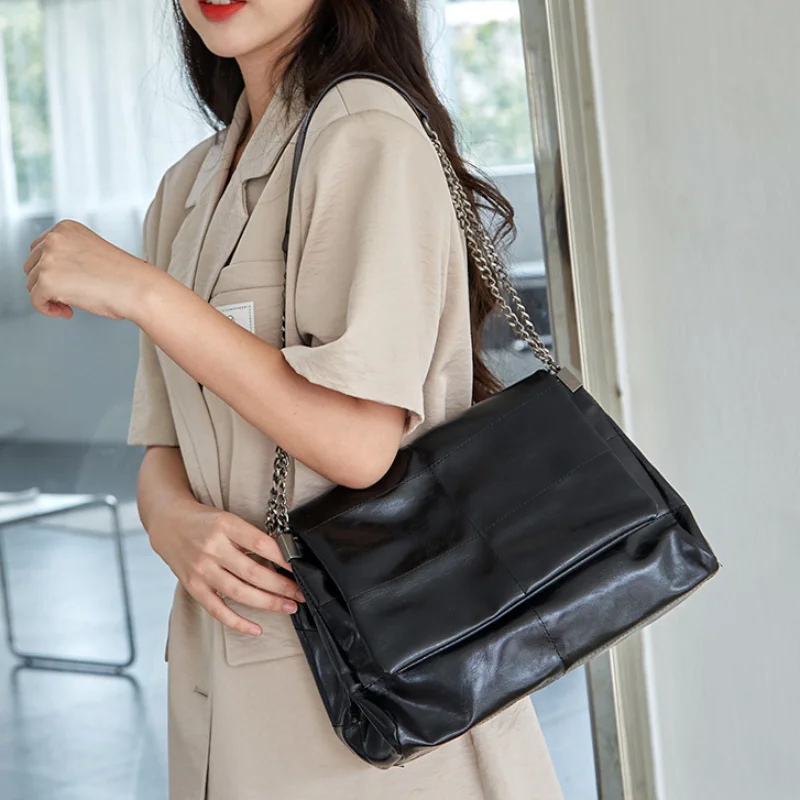 

Ladies Large Capacity Hobo Tote Bag Brand Luxury Commuting Bag Women's Chain Shoulder Bag Retro Multi-layered Quality Armpit Bag