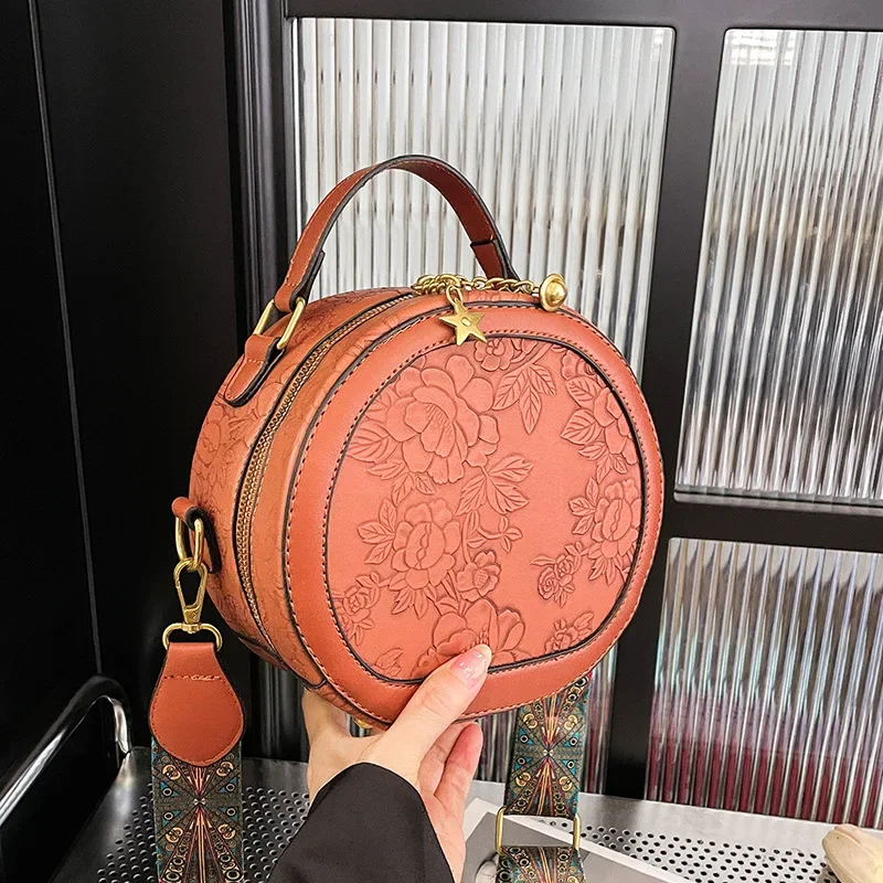 

Женская простая модная нишевая ручная маленькая круглая сумка уличная трендовая сумка через плечо