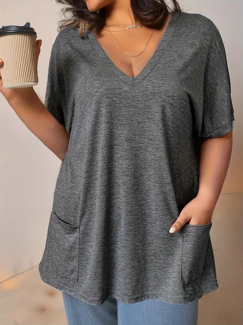 Damska koszulka plus size z krótkim rękawem i dekoltem w kształcie litery V, z przednimi kieszeniami Wygodny i stylowy top