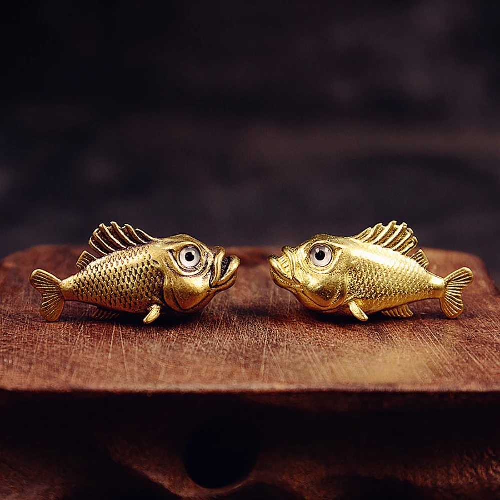 Retro Brass Made Fish Shape Figurine Golden Mini Animal Desktop Statues Lucky Treasure Ornament for Home Office Feng Shui Decor