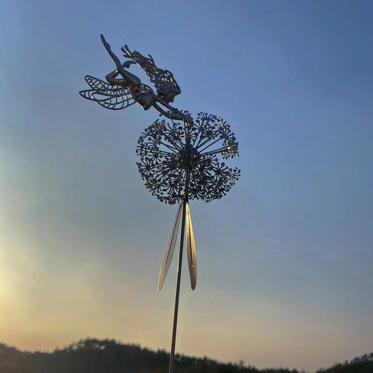 fontanna ogrodowa ogród dekoracje Wystrój ogrodu trawnik krajobraz rzeźba baśniowa dekoracja stawka Dandelions Metal Elf sylwetka Ornament dla