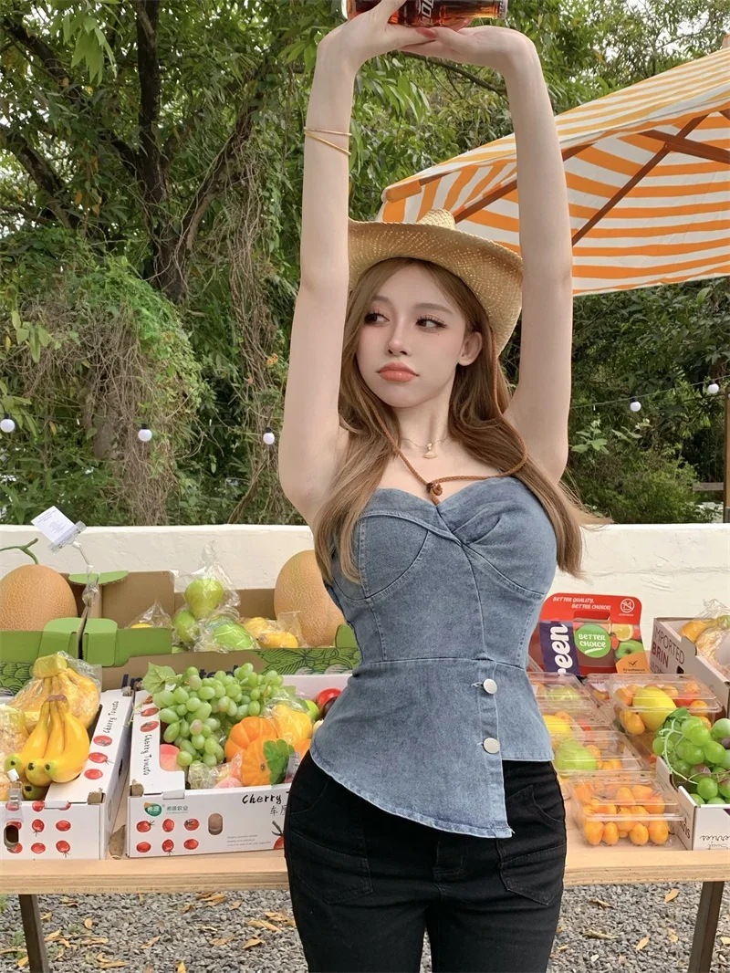 Sexy Slim Fit Retro Denim Halter Top Women's Summer 2023 New Asymmetrical Inner Wear Sweet Style Backless Button Detail