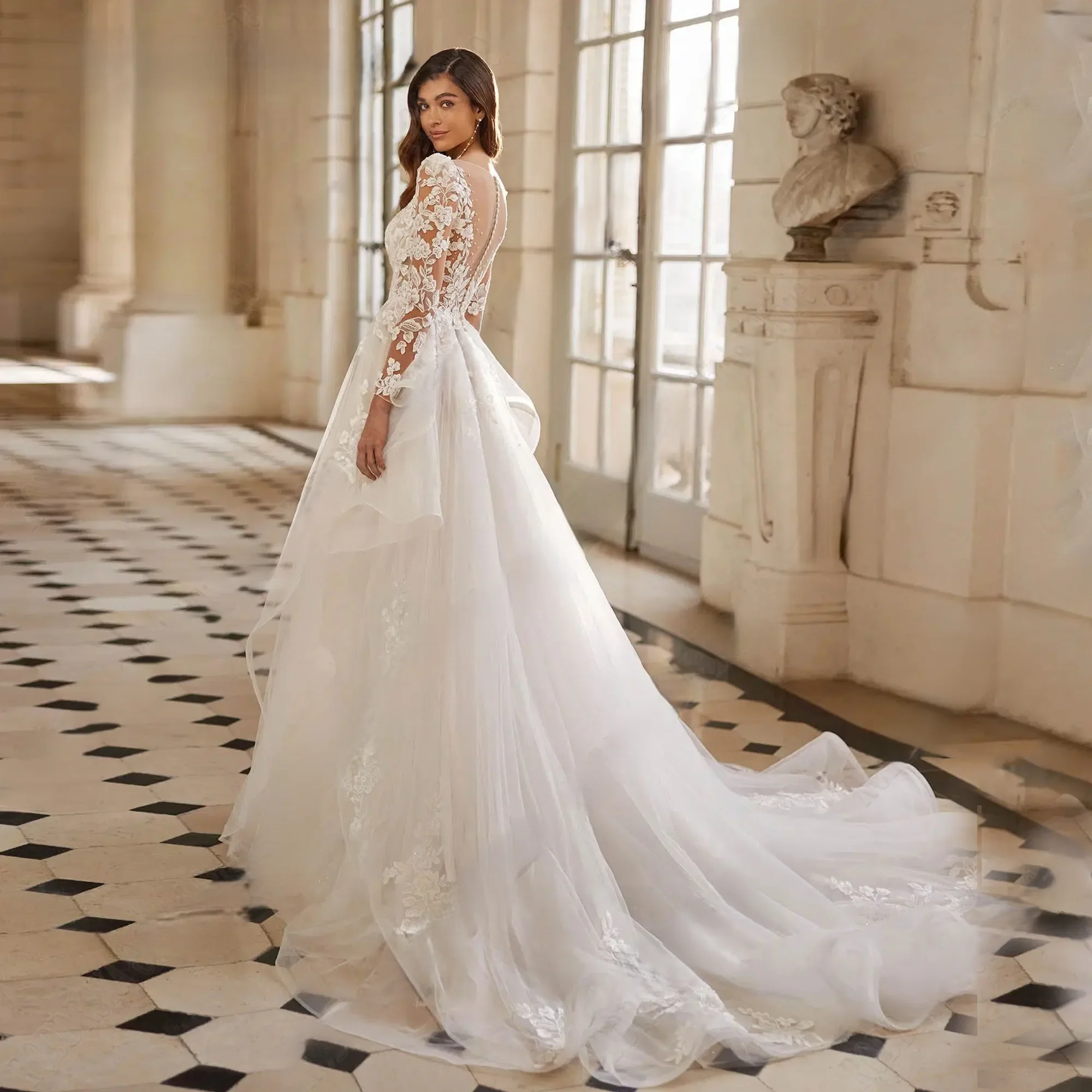 Enchanting Sweetheart A-line Wedding Dress Long Sleeve Layered Tulle Bridal Dress Lace Stickers Small Tank Top Customization