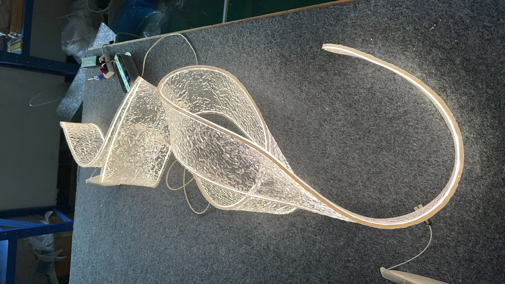 Lustre de streamer acrílico de mesa de areia, arte de engenharia não padrão original e moderno