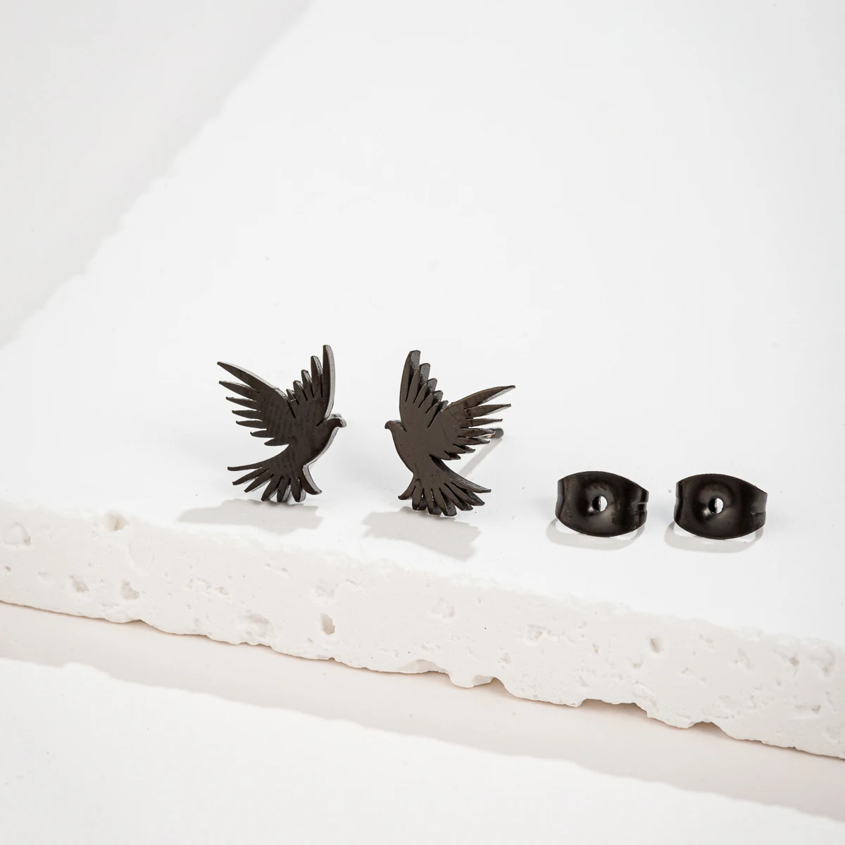 Jisensp 1 Pair Vintage Animal Bird Studs Earrings For Women Retro Love Peace Dove Piercing Earrings Jewelry Birthday Gifts