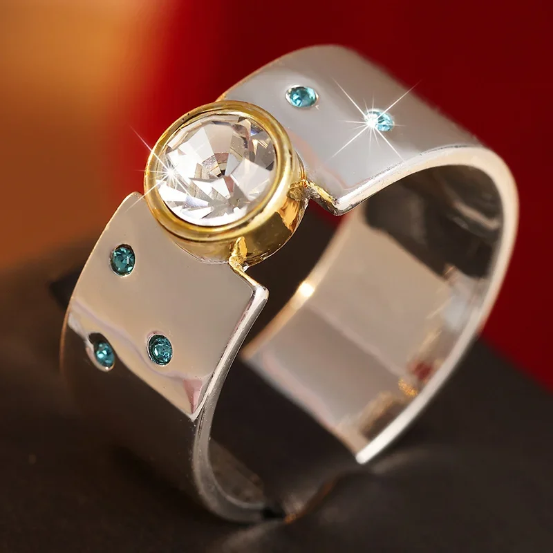 Fashion Classic Silver Plated Ring For Women Inlay Cubic Zircon and Connected Embellishment Design Exquisite Ring Accessory