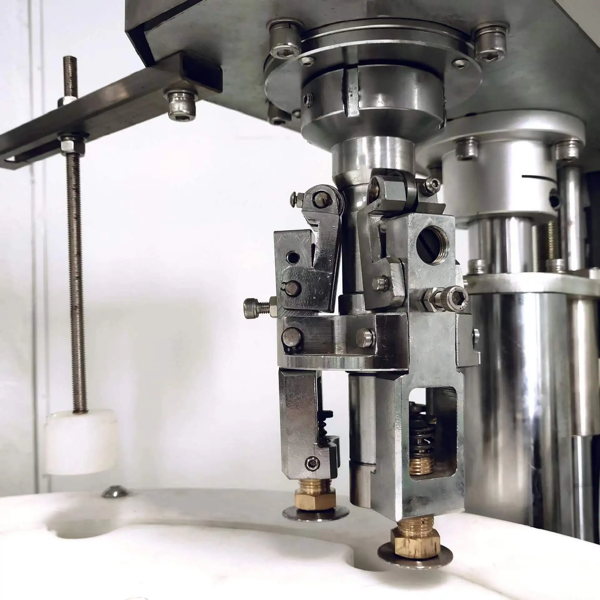 High Quality Automatic Vials Bottle Capping Machine Bottle Sealing Capping Machine