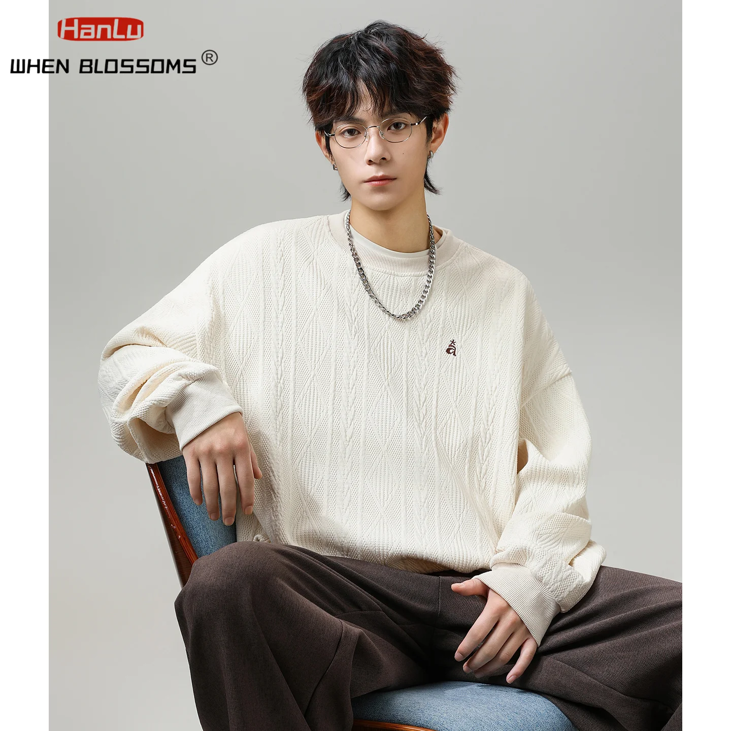 

Роскошная жаккардовая текстура, тяжелая толстовка с круглым вырезом, мужская винтажная цветная вышивка букв, осенний пуловер в стиле старых денег