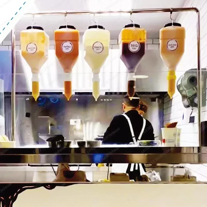 Hanging squeeze sauce bottle vertical barrel large capacity food grade tomato salad sauce squeeze bottle sauce pump