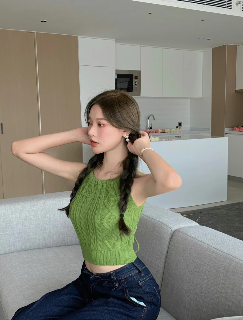 سترة نسائية محبوكة حلوة وحارة بدون أكمام قصيرة بتصميم مثير ملابس داخلية مثيرة ملابس خارجية صغيرة الطول