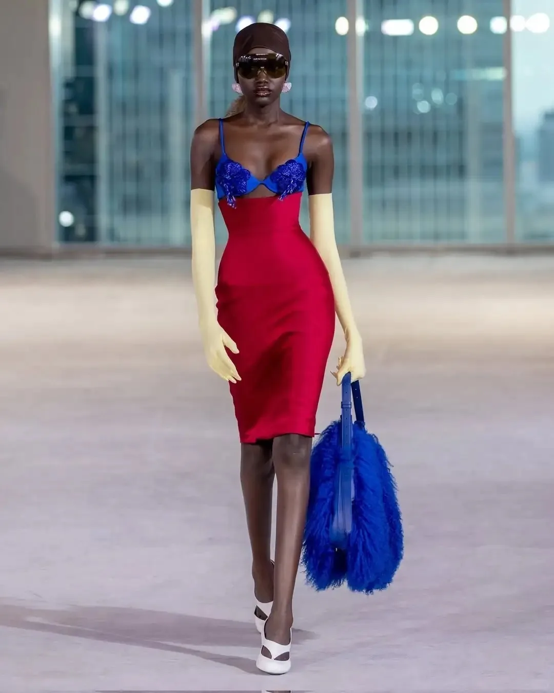 

Высокомодные женские синие бюстьеты и красная юбка длиной до колена, комплекты из двух предметов, наряд для подиума, вечерние наряды знаменитостей, Прямая поставка