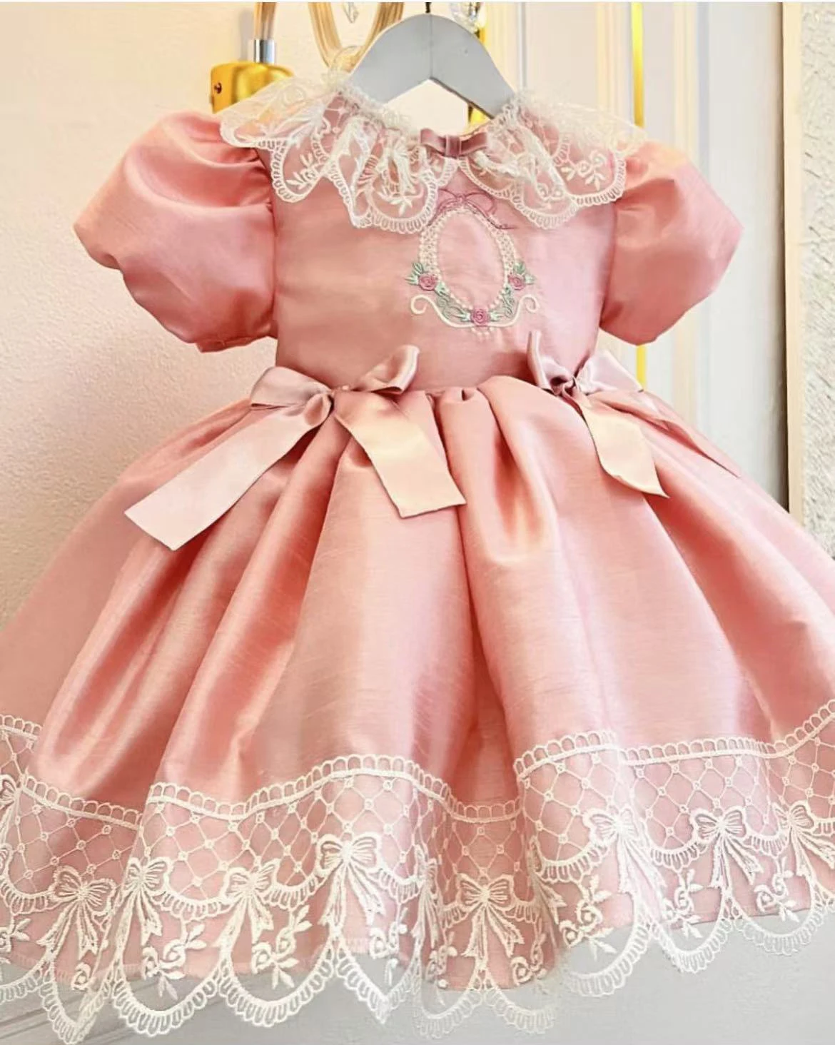 

0-12Y Baby Girl Summer Pink Flower Embroidery Vintage Princess Ball Gown Dress for Party Eid Birthday Usual Photograph B368