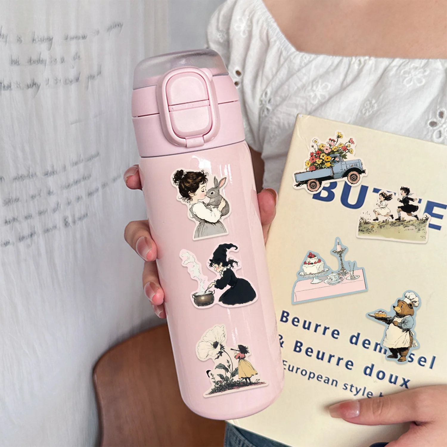 50PCS Comic World Sticker Graffiti Aesthetic Reading Laptop Luggage Scrapbooking Decals Waterproof Luggage Phone Decals ﻿