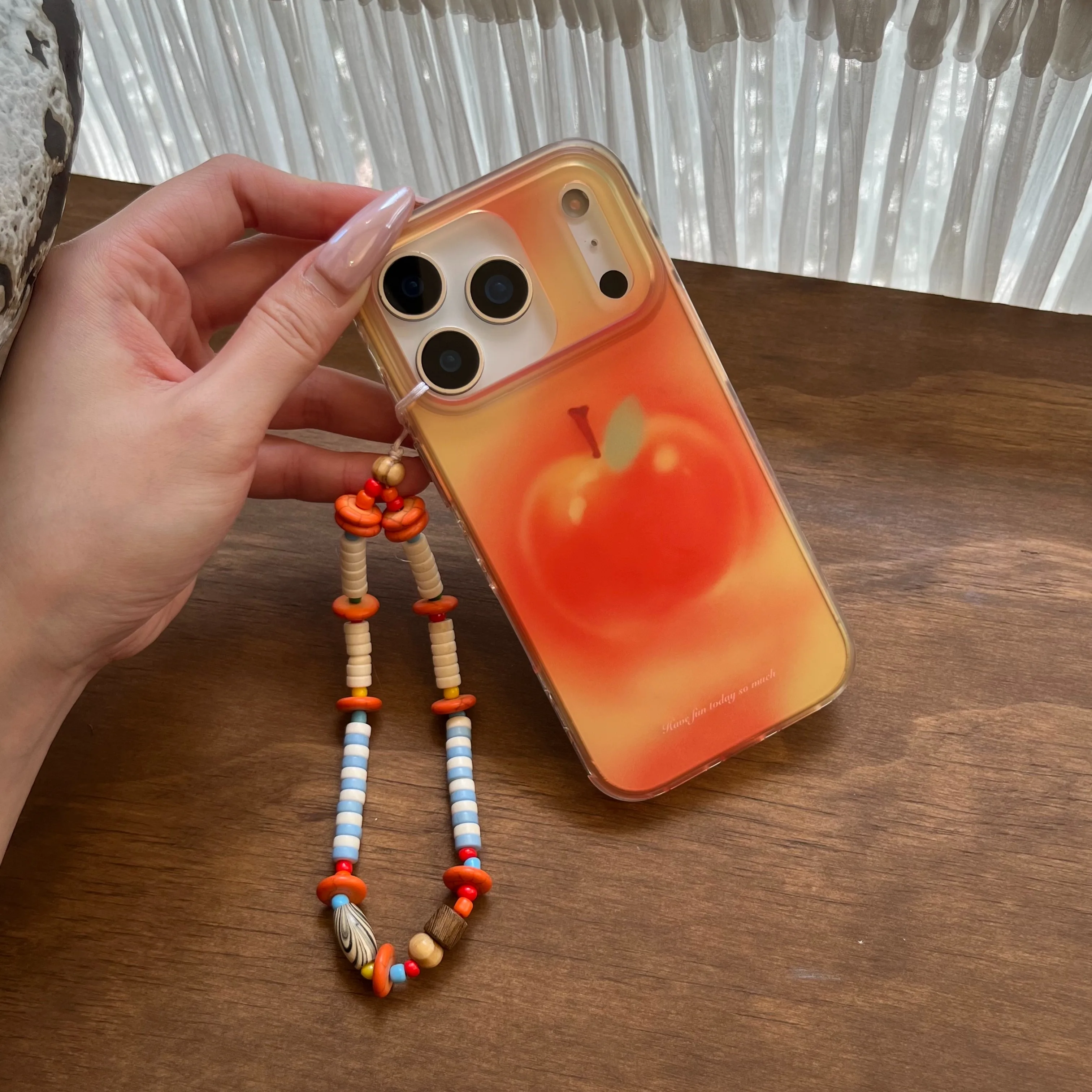 내구성 있는 레트로 그라데이션 사과 패턴 비즈 끈이 달린 아이폰 17 16 15 14 13 프로 맥스용 폰 케이스