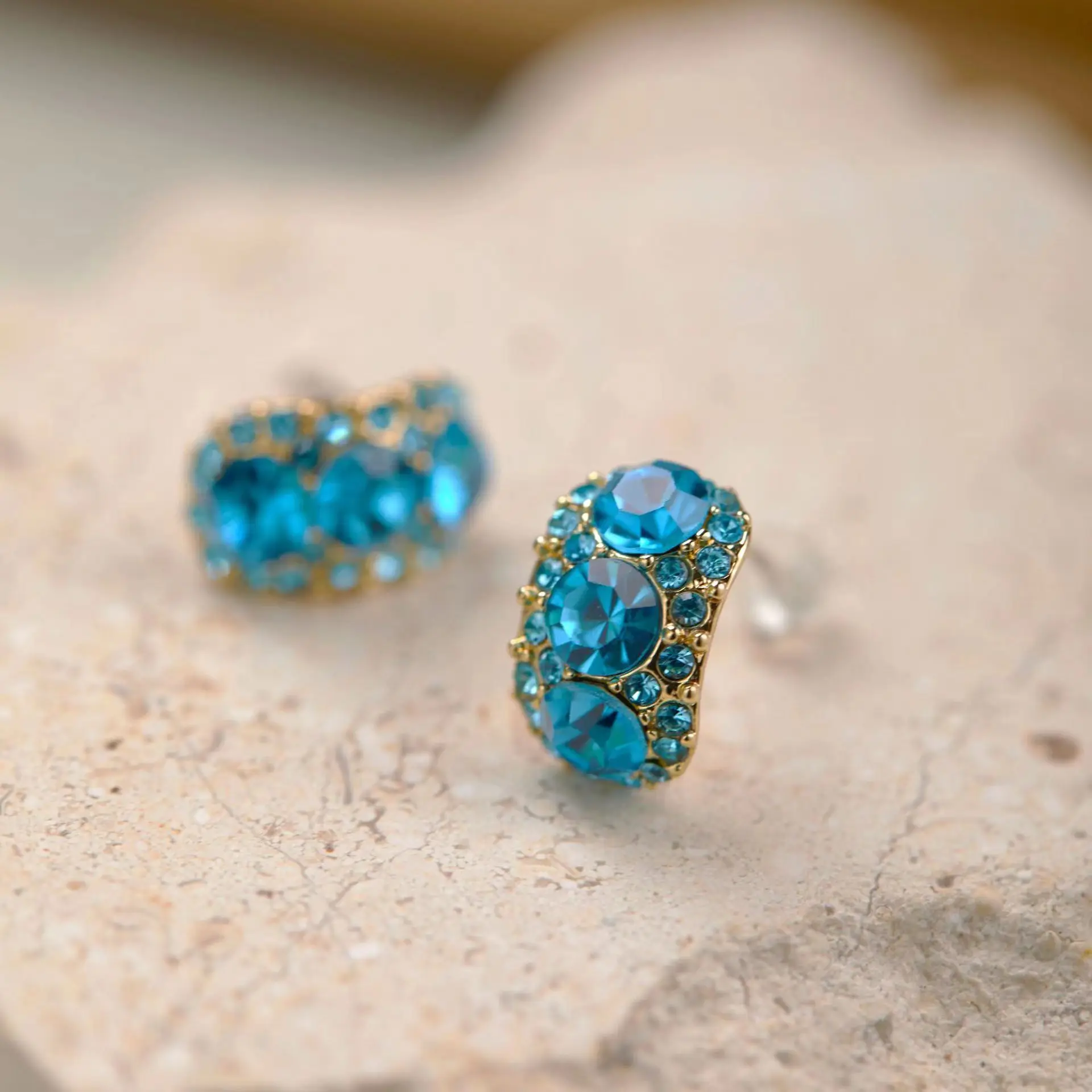 Exquisite Blue Crystal C-shaped Stud Earrings For Women Geometric Earrings Light Luxury Trendy Jewelry Party Accessories Gifts