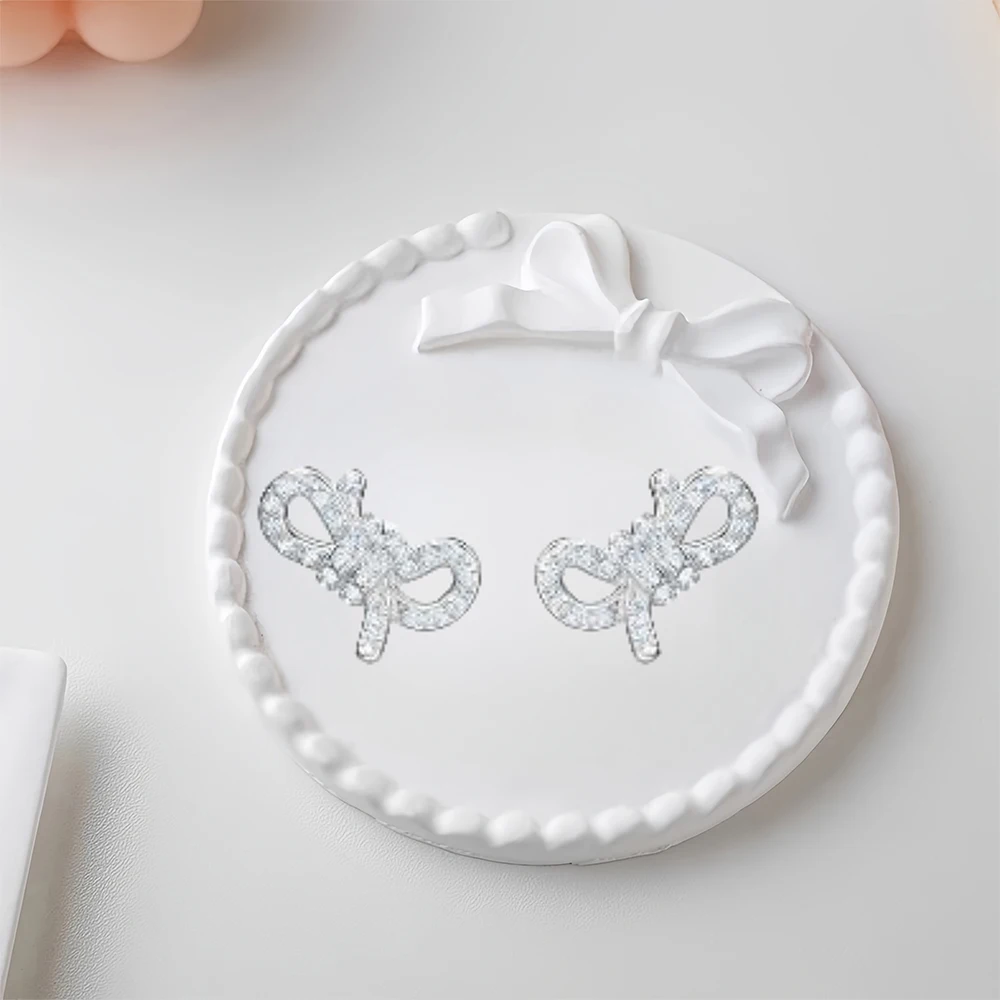 

2025 Hot Selling Brand Women's Earrings Simple, Fashionable, Luxurious Jewelry Suitable for Gifting To Friends