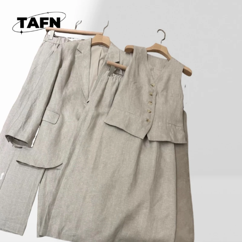 

Beautiful High Street Temperamental New Product Fashionable Women’s Skirt Set with Top, Great for Day and Evening AF2423