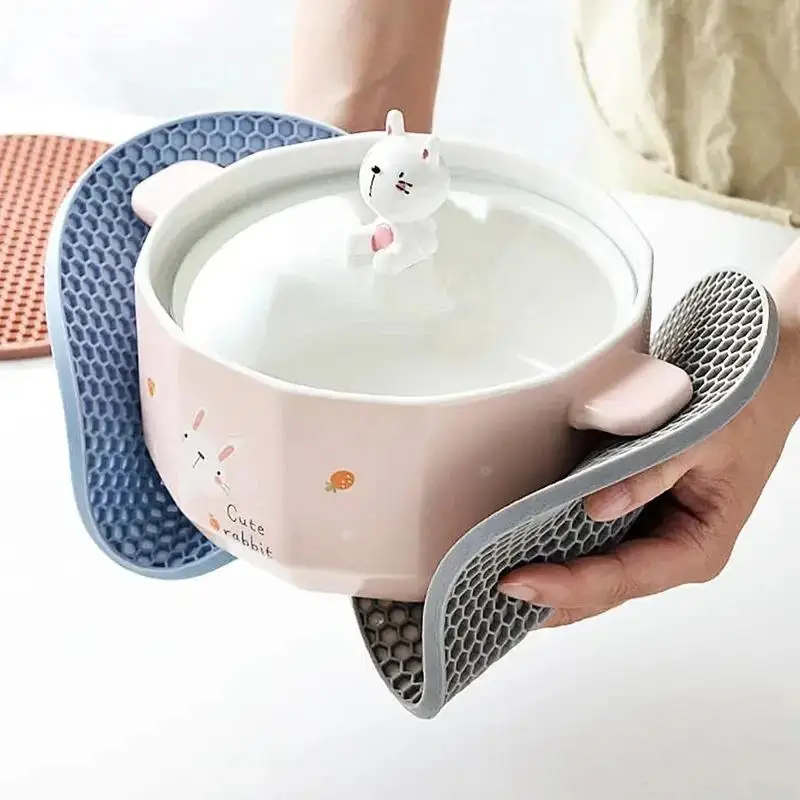 5Pcs Stylish and Practical Honeycomb Shaped Mats Heat Resistant Silicone Trivet Protect Your Countertops with this Placemat