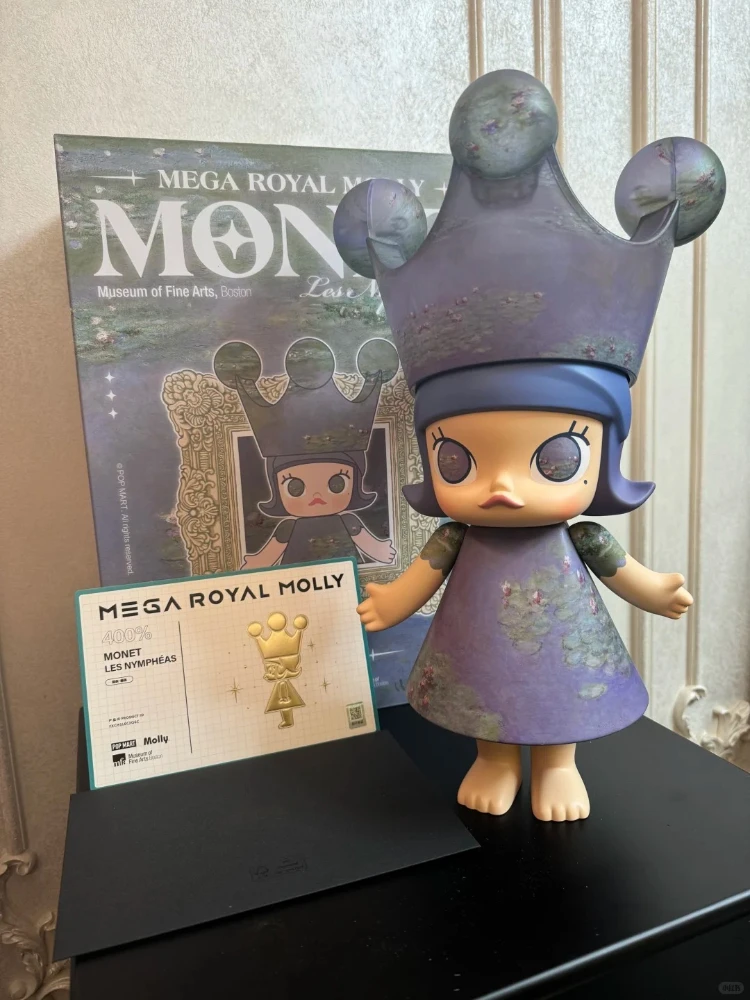 

Оригинальная фигурка POPMART MEGA ROYAL MOLLY Claude Monet Water Lilies 400% — модный подарок, коллекционная игрушка