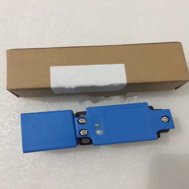 

Brand new genuine proximity switch LE40XZSF25DNCY-D LE40XZSF25DNRY-D LE40XZSF25DPOY-D LE40XZSF25DPCY-D LE40XZSF25DPRY-D