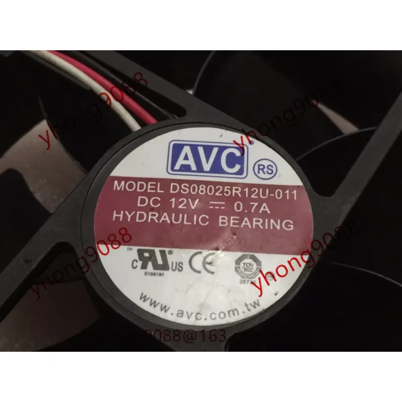 

AVC DS08025R12U-011 Вентилятор охлаждения сервера постоянного тока 12 В 0,70 А 80x80x25 мм