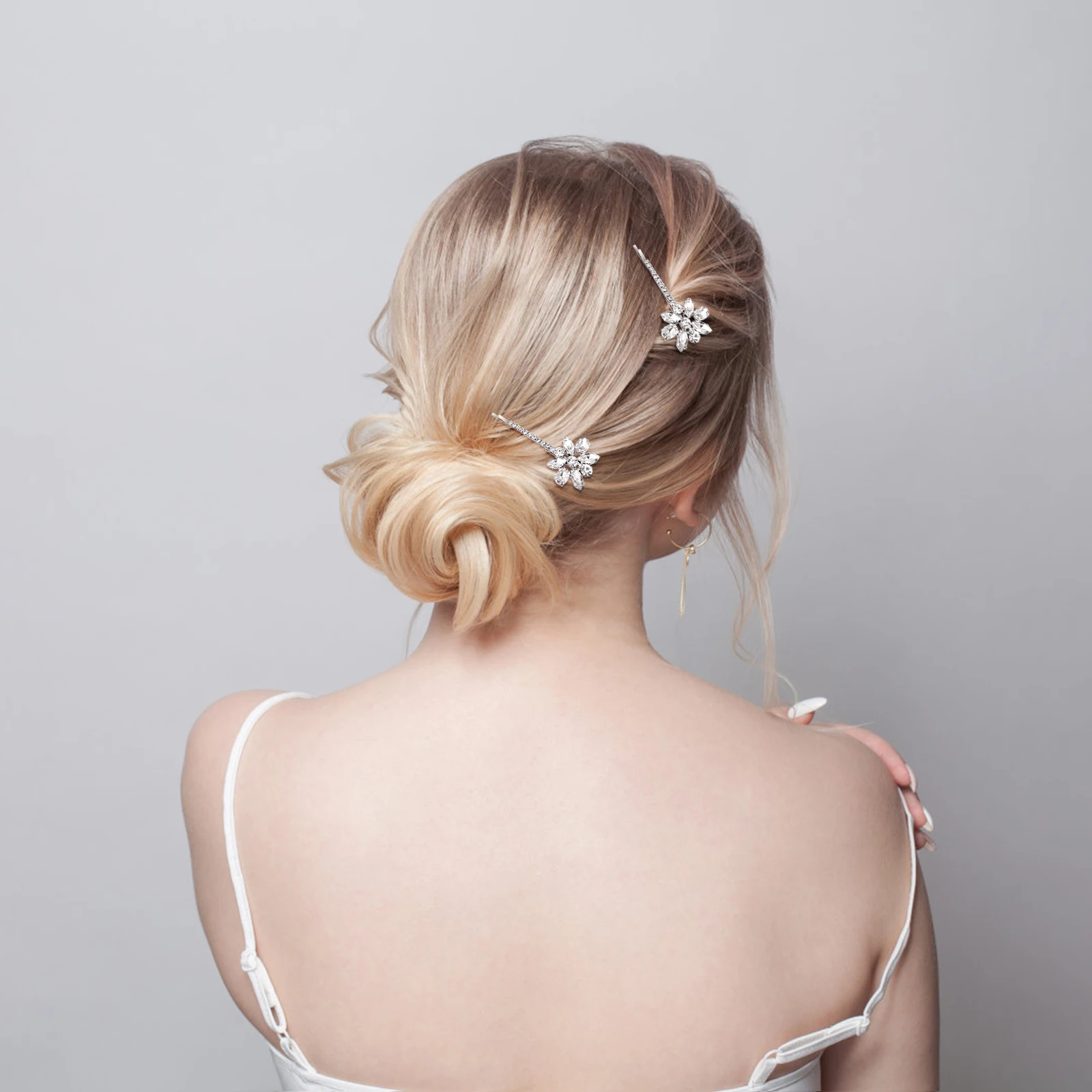 

1Pair Premium Alloy Rhinestone Hair Clips Sparkling Vintage Design Bobby Hairpins Fashionable Hair Accessories for Any Outfit