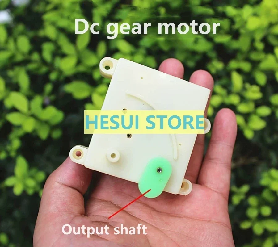 Dc reduction motor with automatic skid gear output balance wheel 3-5V