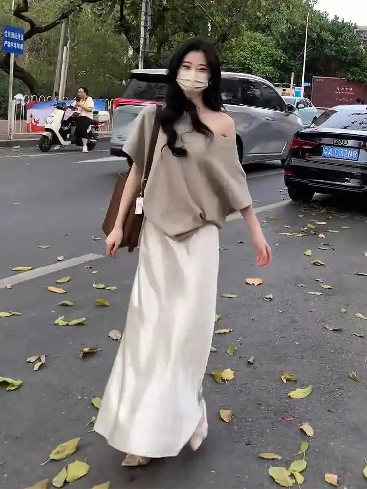 

Fashion Suit Women's 2025 Summer New Lazy Wind Off-the-shoulder Bat Sleeve Knitted Top Satin Skirt Two-piece Set