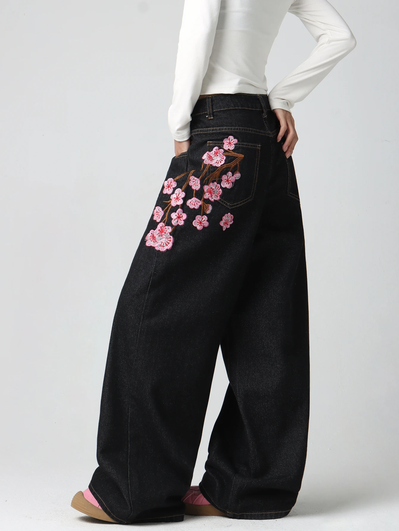 American-Style Personalized Design, Star-Letter Embroidery, Pants, Fashionable Black Wide-Leg, Cropped Jeans, Women's Style