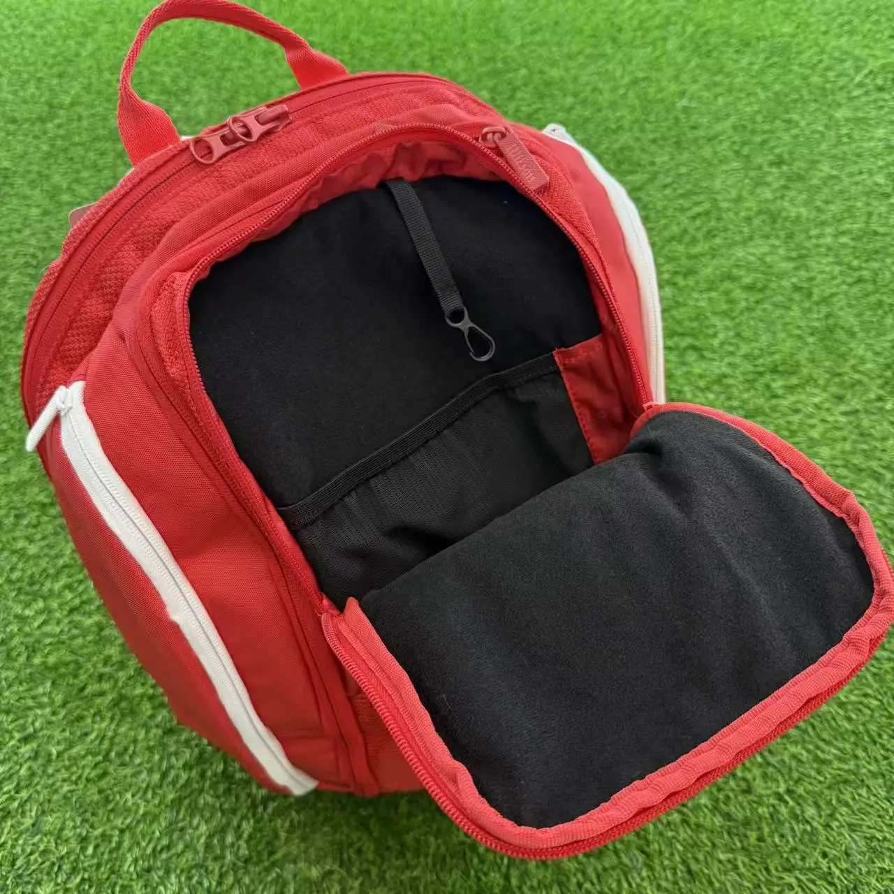 Wilson Super Tour Mochila roja Bolsa para raqueta de tenis deportiva de gran capacidad con compartimento para zapatos separado WR8036901001