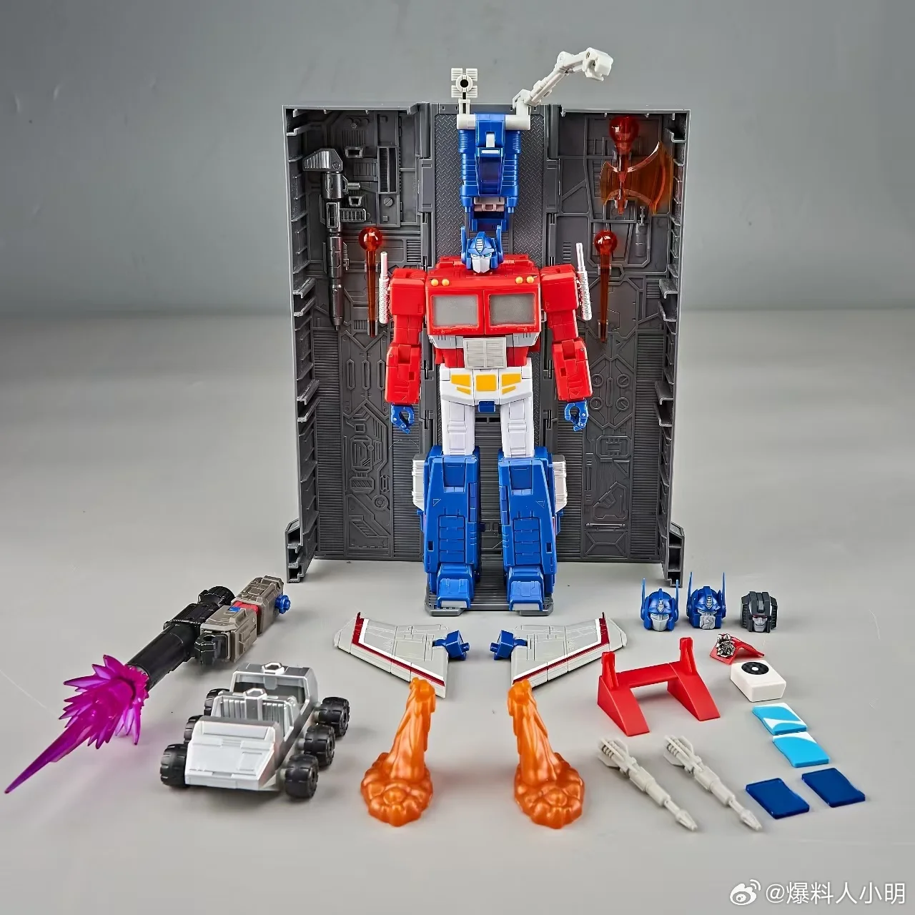 

[В наличии в Джуне/Jul] MD-005 MD005 Transformation KO SS86 OP Commender Prime с фигуркой прицепа