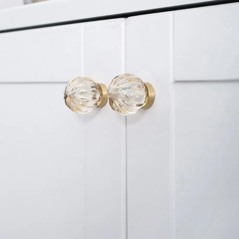 Kryształowe szklane uchwyty meblowe Szampańskie / Przezroczyste pojedyncze uchwyty do szuflad Luksusowe złote podstawki Gałki do szafek kuchennych