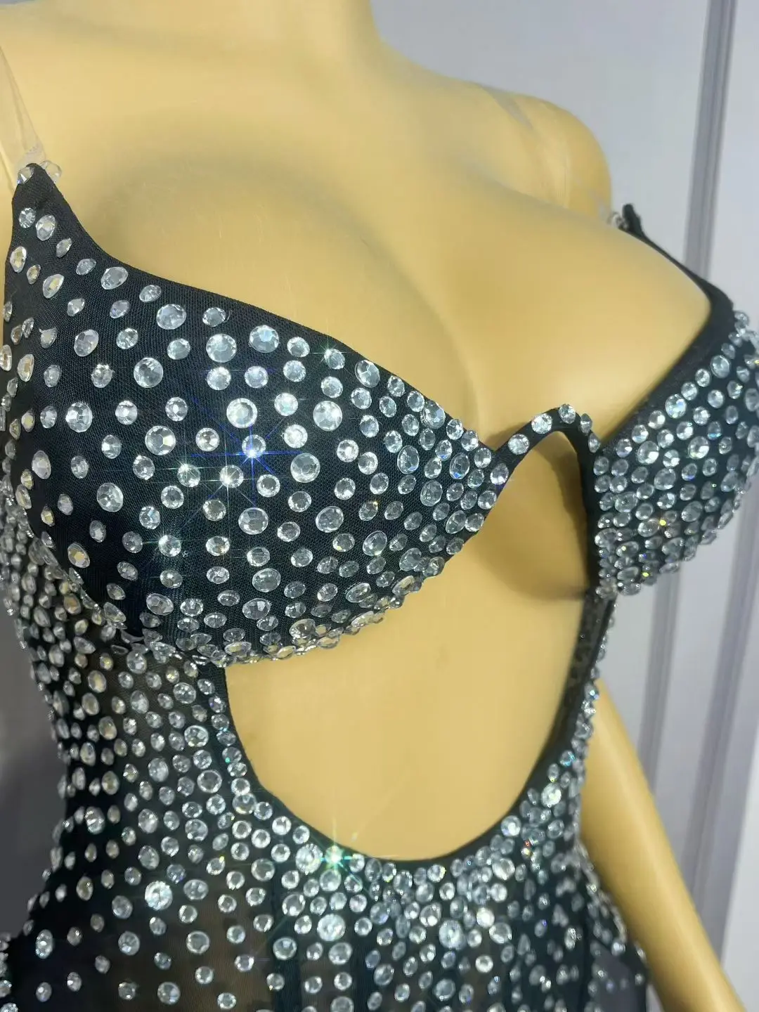 Robe fourreau Sexy sans bretelles pour fête d'anniversaire, avec strass, découpée, pour Cocktail, bal de promo, Mini robe de soirée, Costume de danseuse Gogo