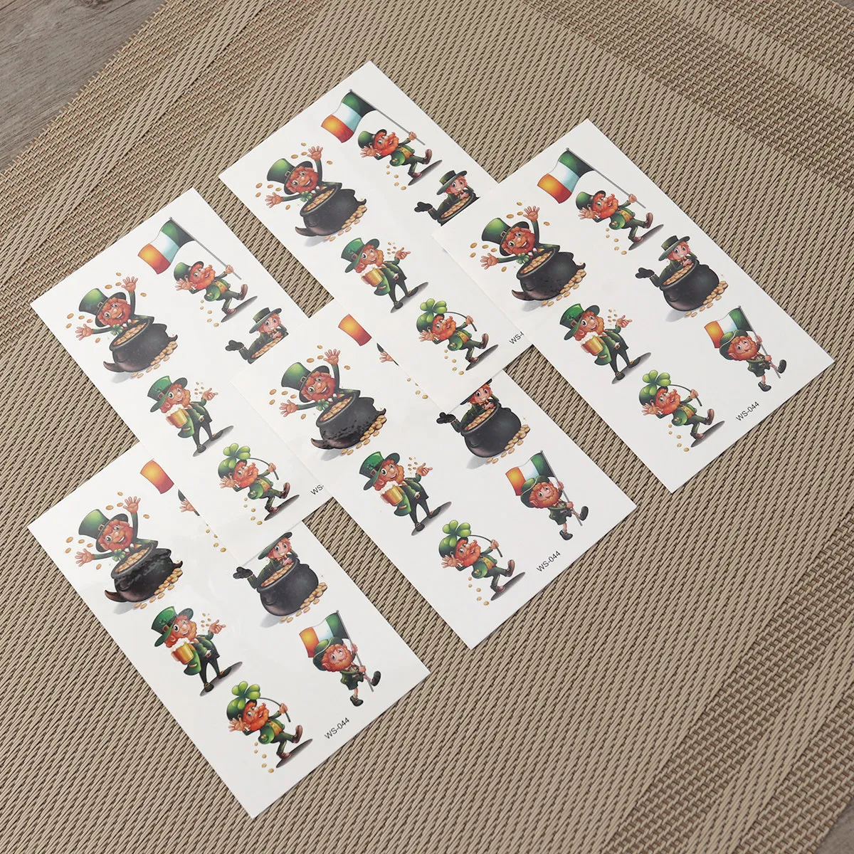 

20pcs Waterproof Tattoos Temporary Stickers for St Patrick Day Party Kids Safe Wear Various Sizes Clover Shapes Gifts