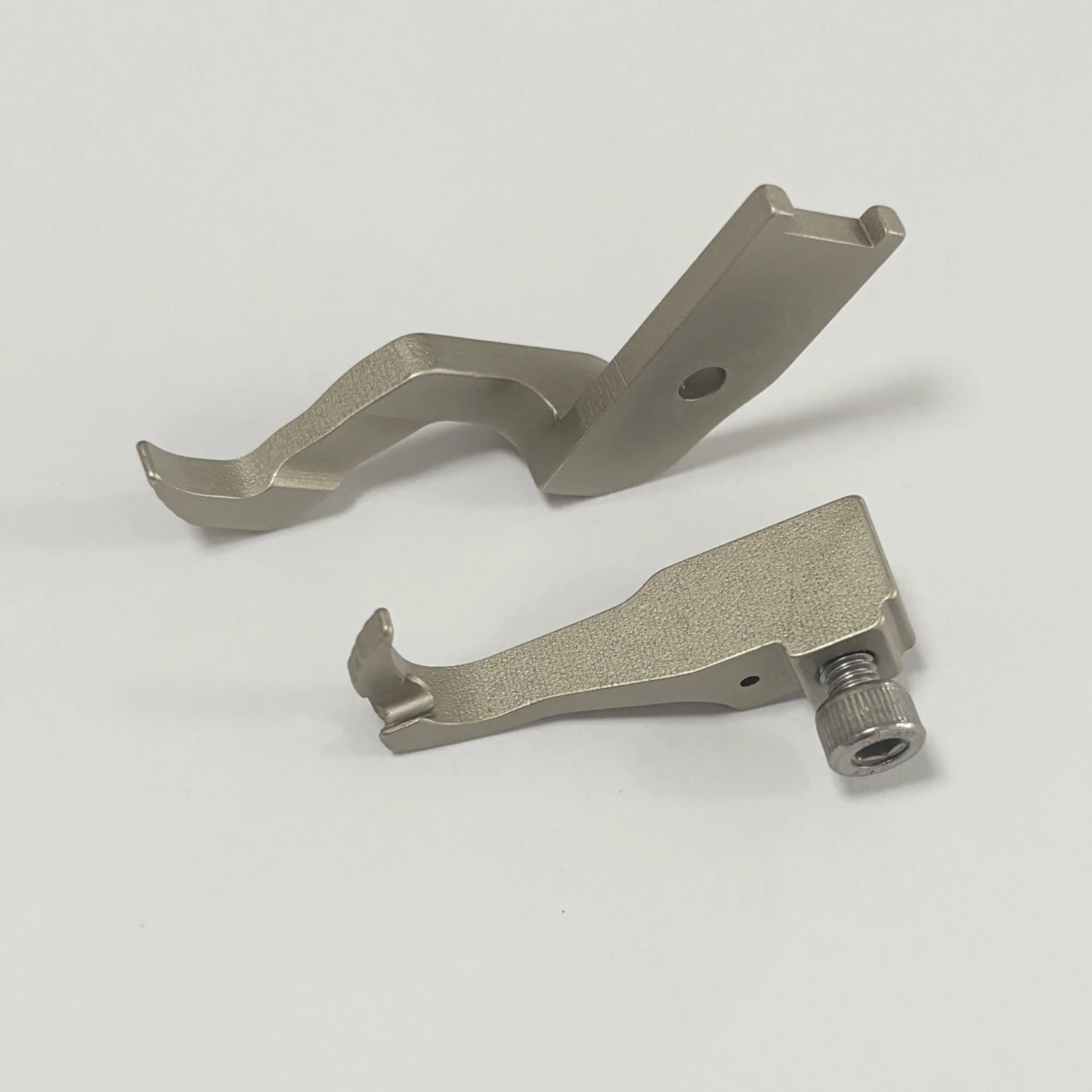 

341 Presser Foot #LG341Q is Suitable for Climbing Thickness and JUKI 341 1341 246 Presser Foot Cylinder-Bed Sewing Machines