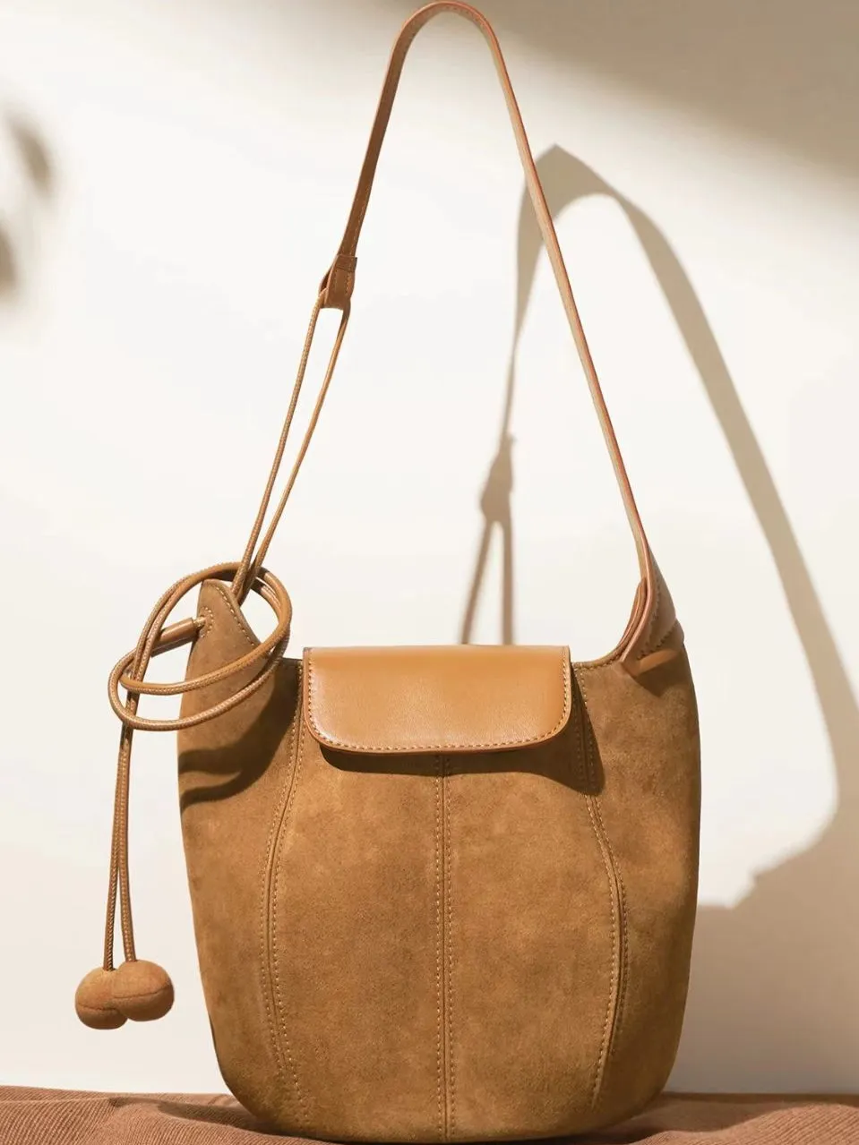 Chic Pumpkin Bucket Bag Women's Crossbody Shoulder Bag Vintage American Style Commuter Bag Versatile Tote Bag for Ladies