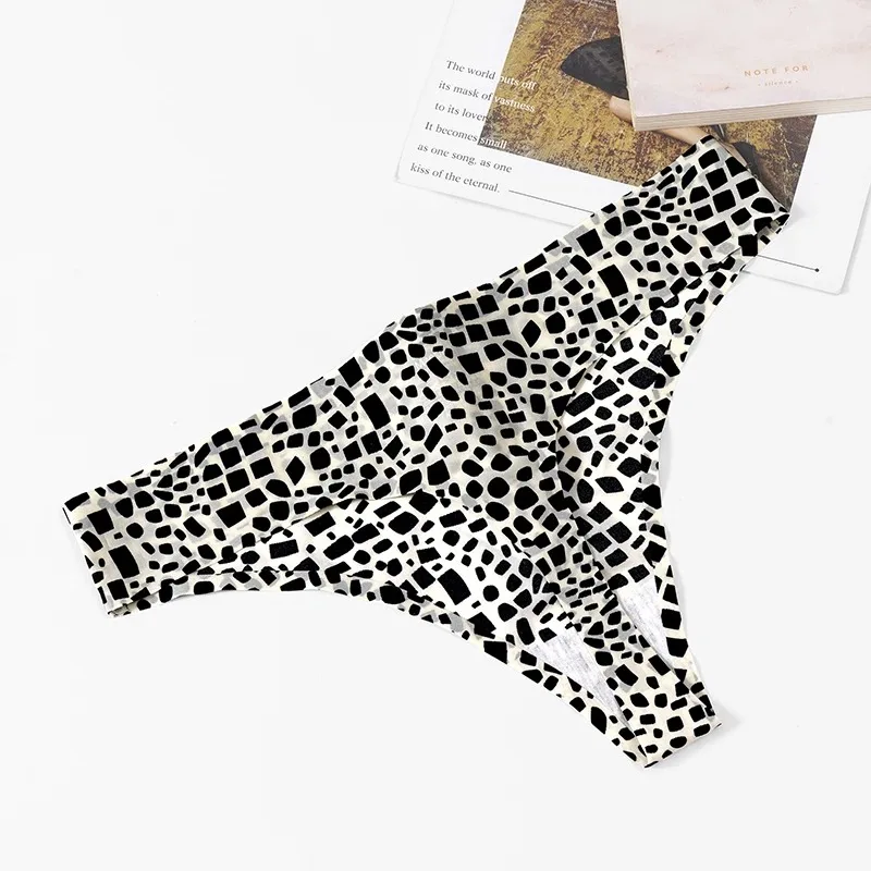 Fashion Leopard Thongs Woman Seamless Underwear Sexy Lingerie Breathable Cozy G-Strings Hot T-Back